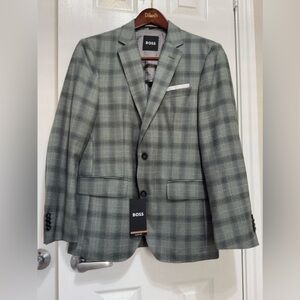 BOSS Men’s Hutson Plaid Virgin Wool Sport Coat In Dark Green Color (Size 36 S).